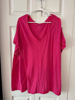 AVA & VIV Short-Sleeve V-Neck T-Shirt Pink